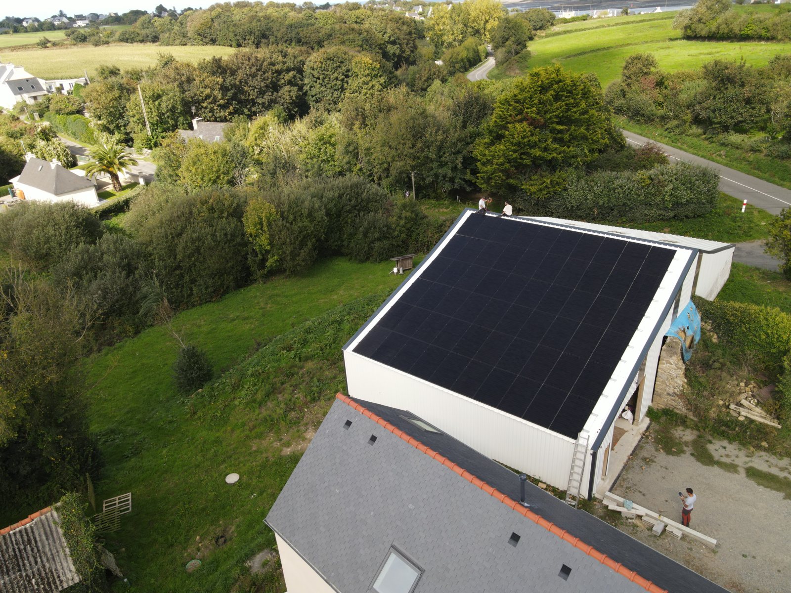 Le hangar dans la campagne du pays des Abers